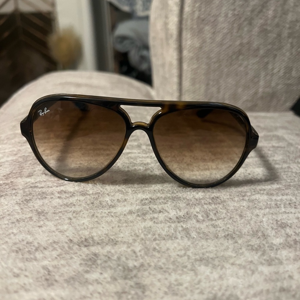 Ray-Ban! Tortoise shell - Picture 3 of 3